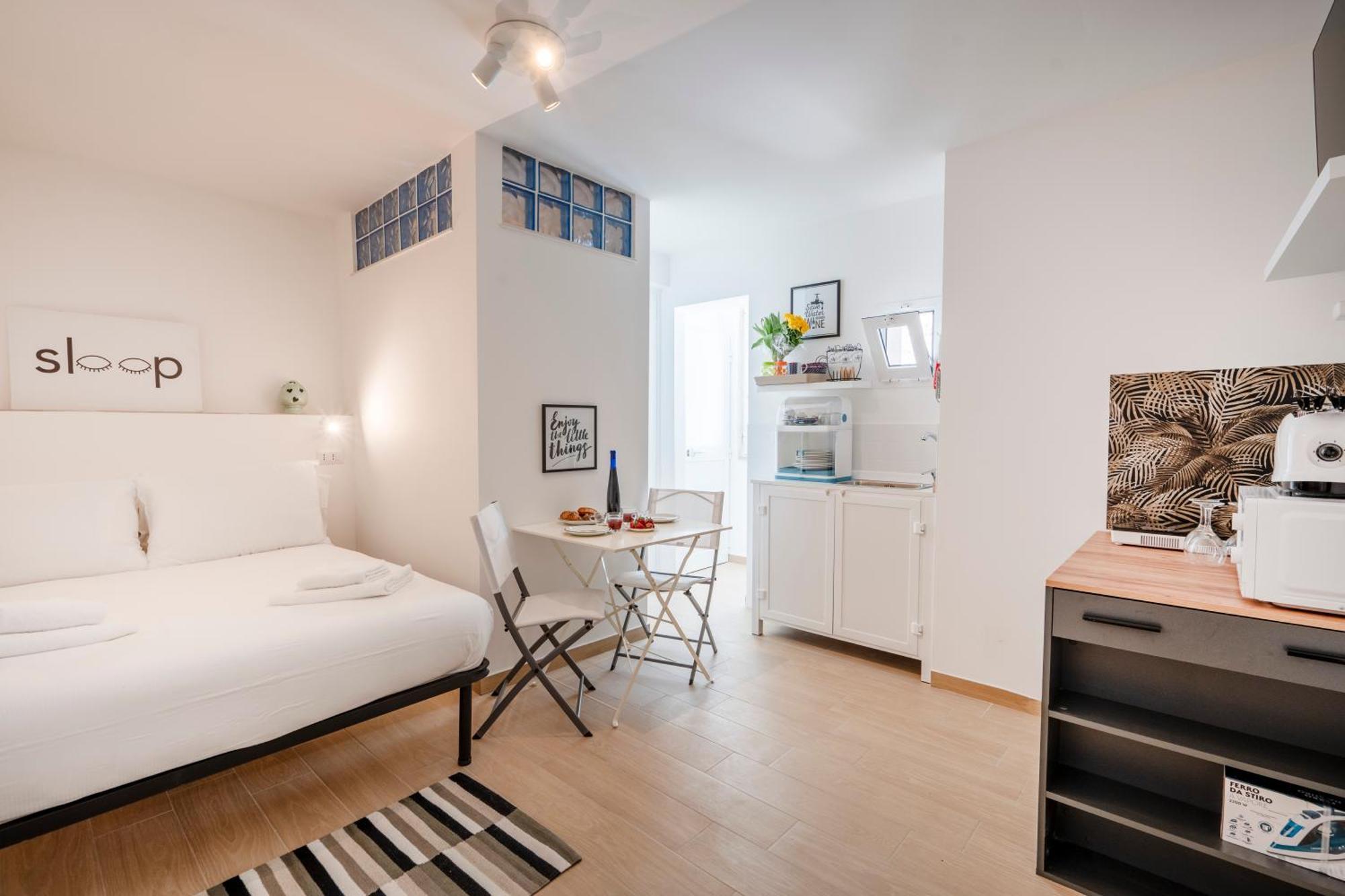 Room 4 - Lovely & Functional Studio Bari Bagian luar foto